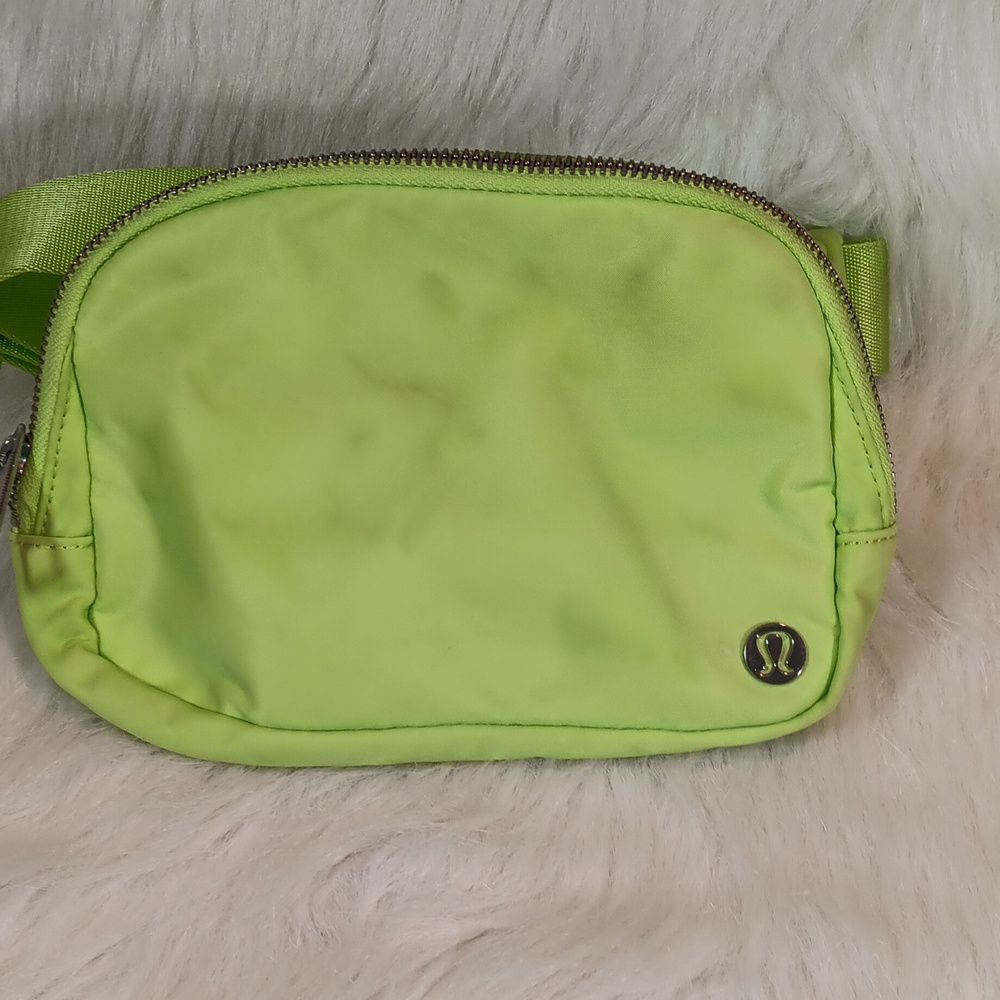 Lululemon Athletica Bag Everywhere Belt